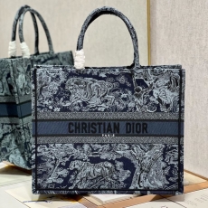 Christian Dior Shopping Bags